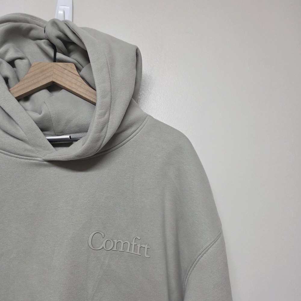 Comfrt Hoodie Mens MED Gray Pullover Fleece Sweatshirt Logo Cozy Travel Lounge - Picture 2 of 8